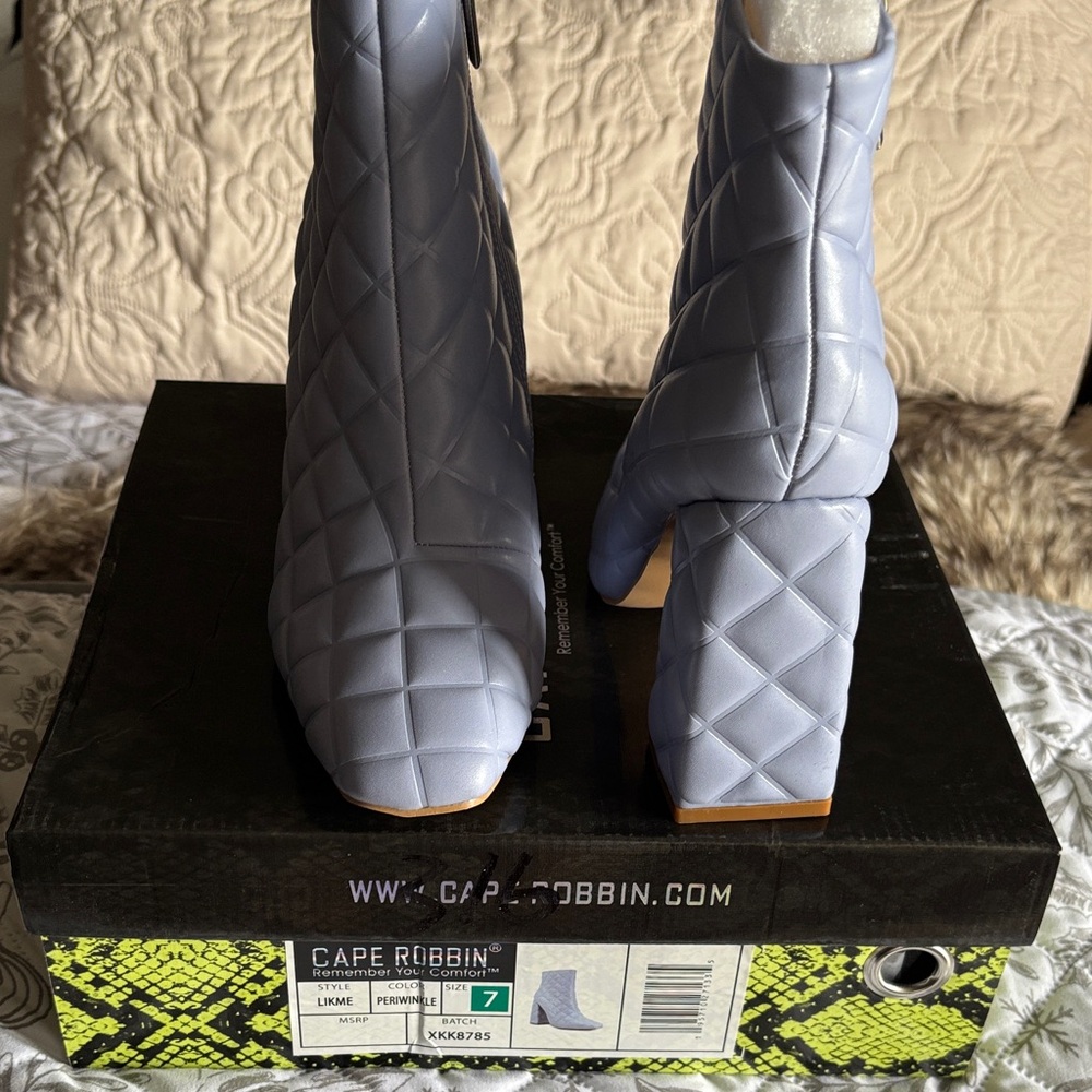 Cape Robbin Quilted Heeled Boots - Soft Blue